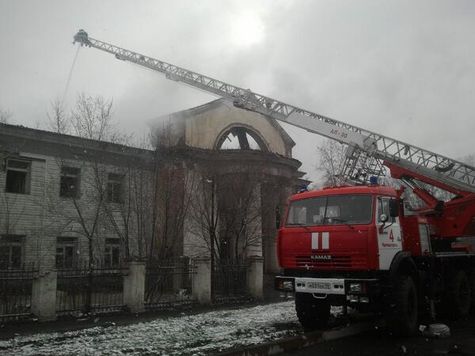 Пожар в Доме Пионеров в Черногорске Фото: @kostychek